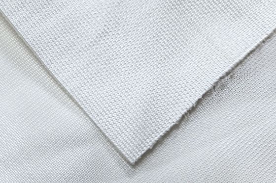 950N पंच प्रूफ स्टैब प्रूफ 650GSM UHMWPE / पॉलिएस्टर फैब्रिक बाड़ लगाने के लिए